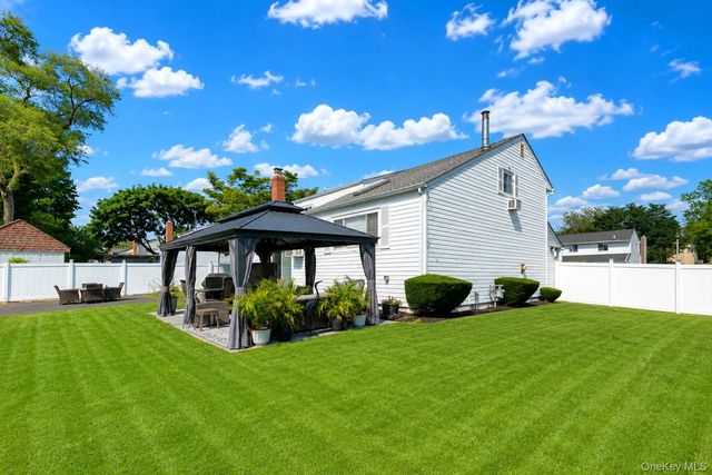 164 Bark Avenue, Central Islip, NY 11722