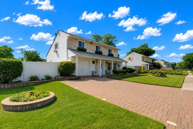 164 Bark Avenue, Central Islip, NY 11722
