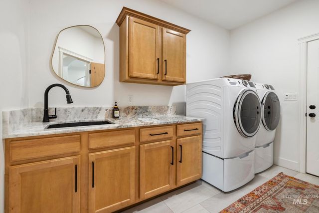 685 Canyon Park Ave, Twin Falls, ID 83301