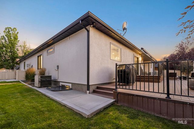 685 Canyon Park Ave, Twin Falls, ID 83301