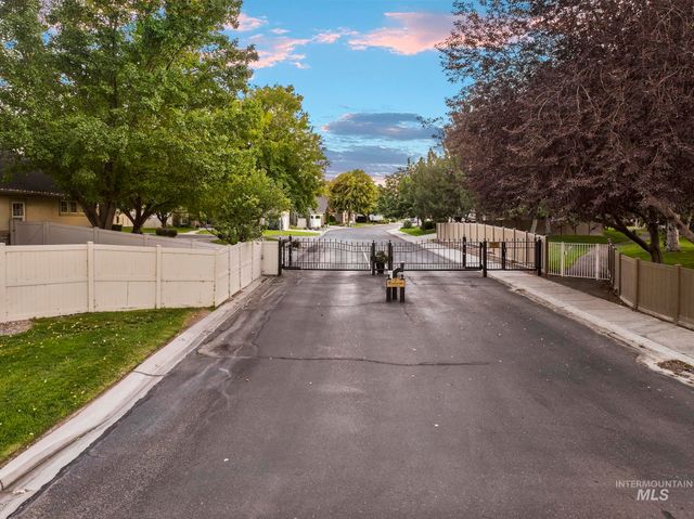 685 Canyon Park Ave, Twin Falls, ID 83301