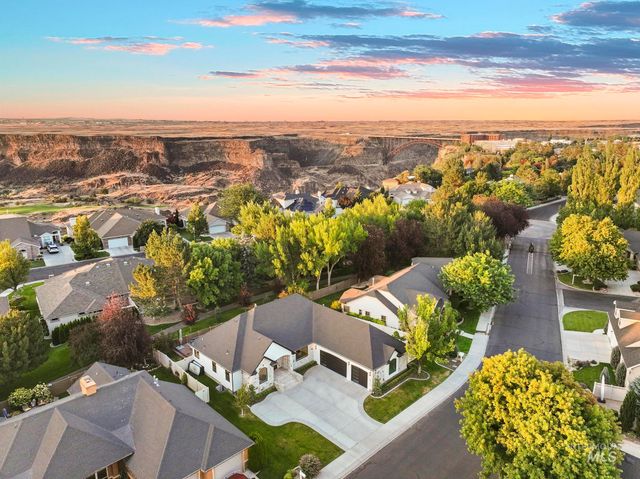 685 Canyon Park Ave, Twin Falls, ID 83301