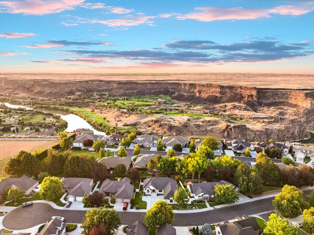 685 Canyon Park Ave, Twin Falls, ID 83301