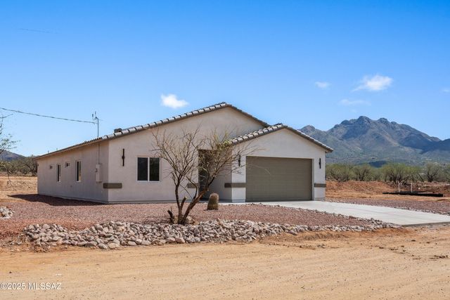 1725 Faro Court, Rio Rico, AZ 85648