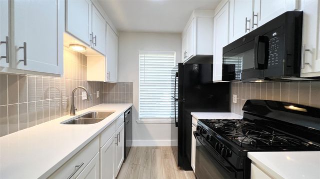 11208 Renel DR A, Austin, TX 78758