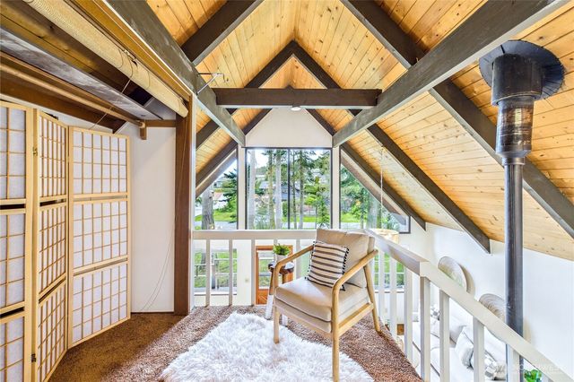 80 Vancouver Drive, Port Townsend, WA 98368