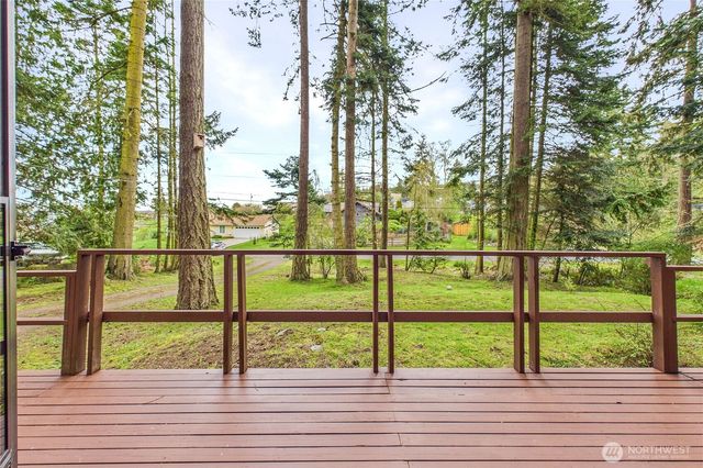 80 Vancouver Drive, Port Townsend, WA 98368