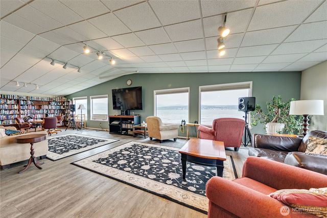 80 Vancouver Drive, Port Townsend, WA 98368