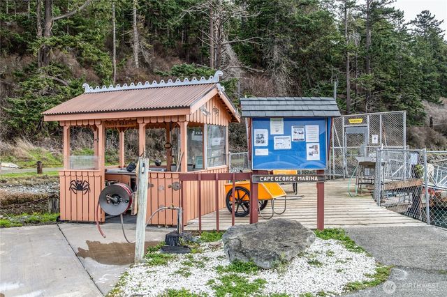 80 Vancouver Drive, Port Townsend, WA 98368