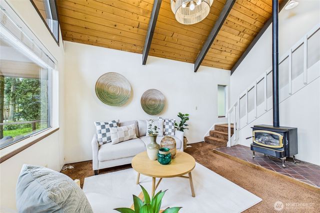 80 Vancouver Drive, Port Townsend, WA 98368