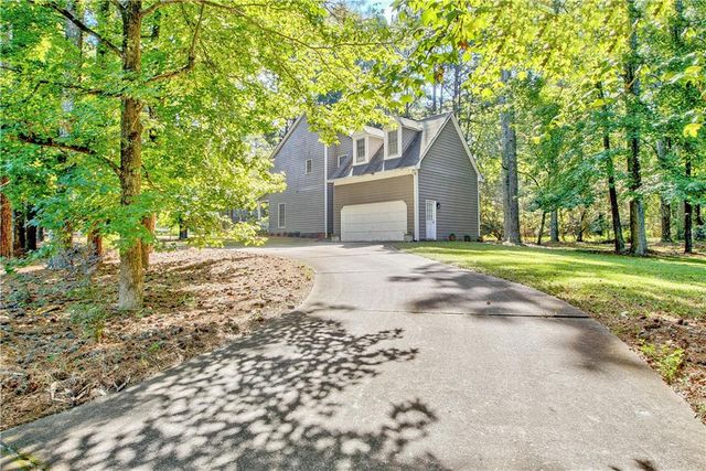 9575 Fairdale Avenue, Jonesboro, GA 30236