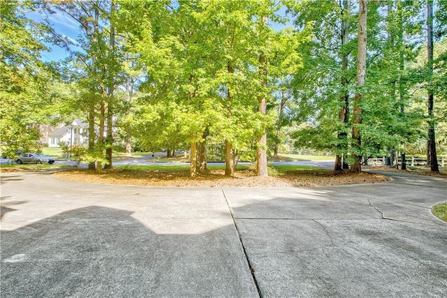 9575 Fairdale Avenue, Jonesboro, GA 30236