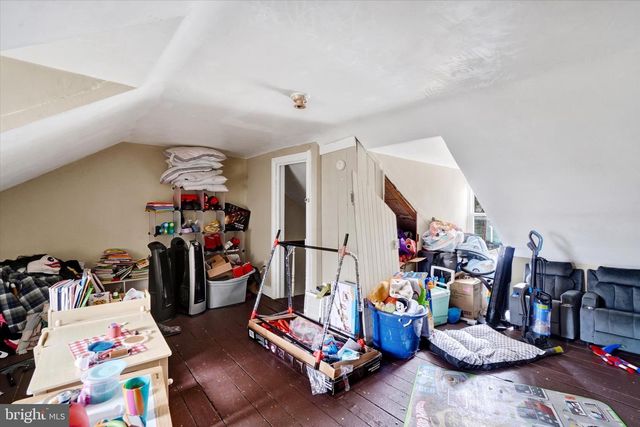 104 E COLLEGE AVE, York, PA 17401