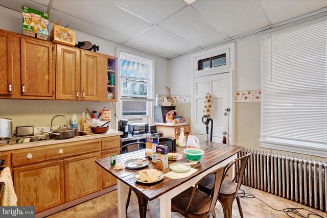 104 E COLLEGE AVE, York, PA 17401