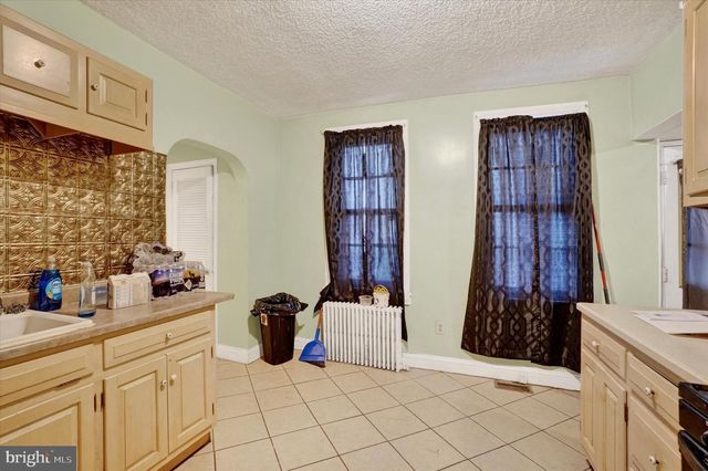 104 E COLLEGE AVE, York, PA 17401