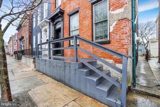 104 E COLLEGE AVE, York, PA 17401