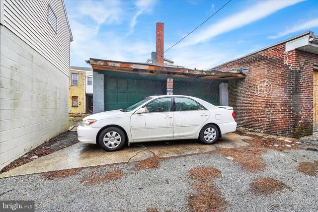 104 E COLLEGE AVE, York, PA 17401