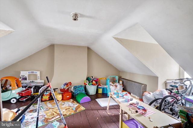 104 E COLLEGE AVE, York, PA 17401