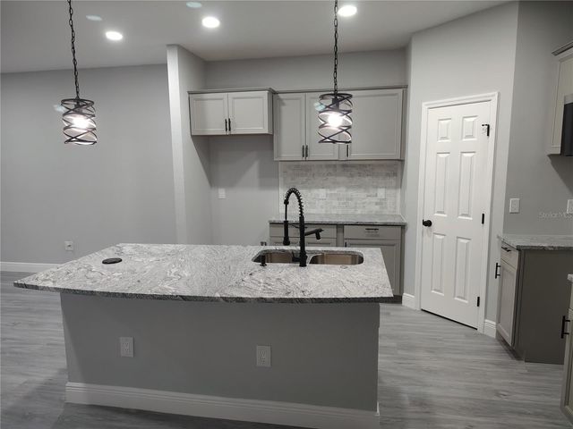 802 MARVIN C ZANDERS AVENUE, Apopka, FL 32703
