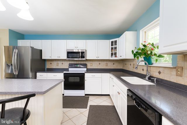 149 W FLAGSTONE DR, Newark, DE 19702