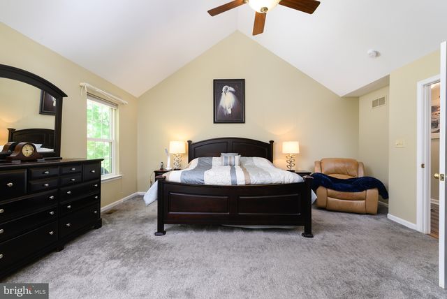 149 W FLAGSTONE DR, Newark, DE 19702