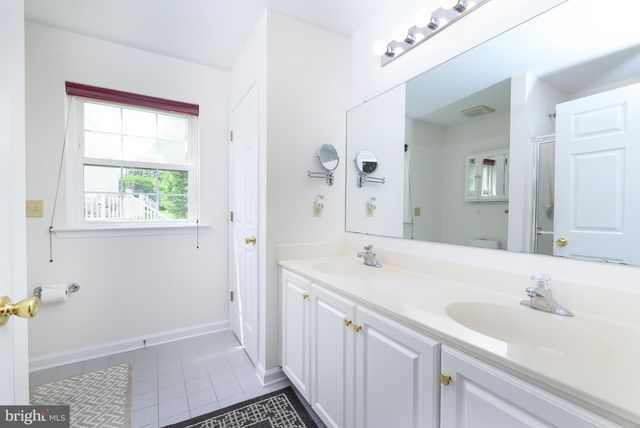 149 W FLAGSTONE DR, Newark, DE 19702