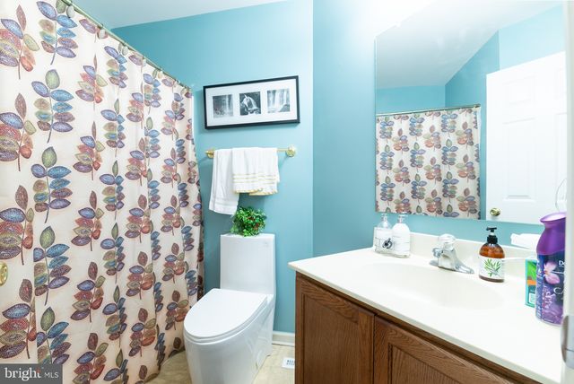 149 W FLAGSTONE DR, Newark, DE 19702