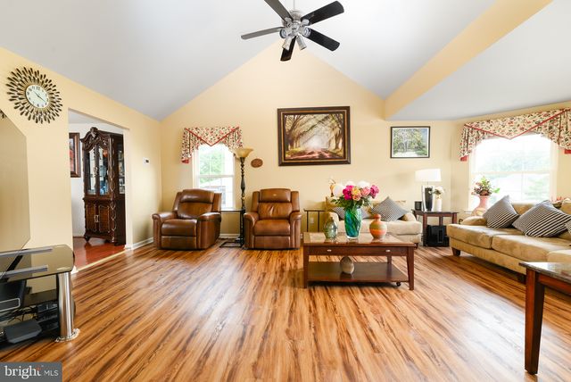149 W FLAGSTONE DR, Newark, DE 19702
