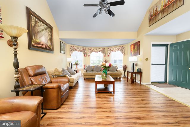 149 W FLAGSTONE DR, Newark, DE 19702