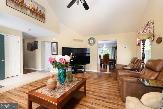 149 W FLAGSTONE DR, Newark, DE 19702