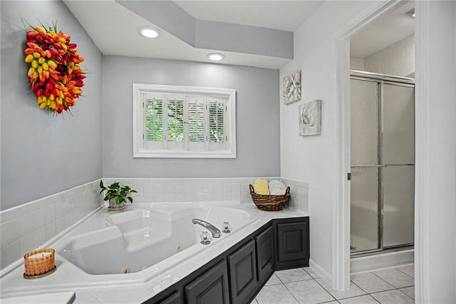1538 Canterbury Lane, Liberty, MO 64068