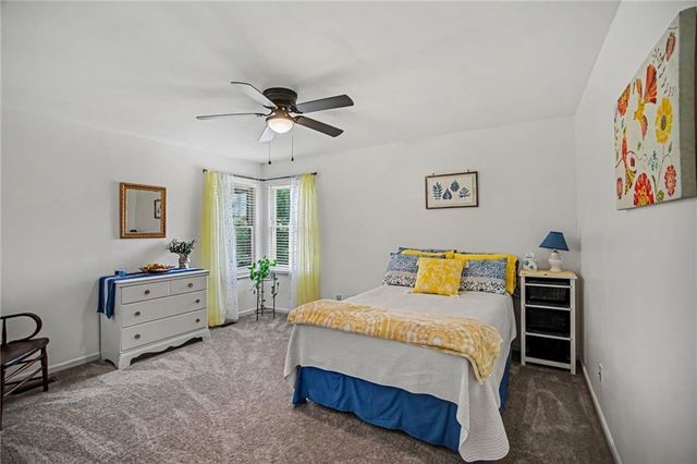 1538 Canterbury Lane, Liberty, MO 64068