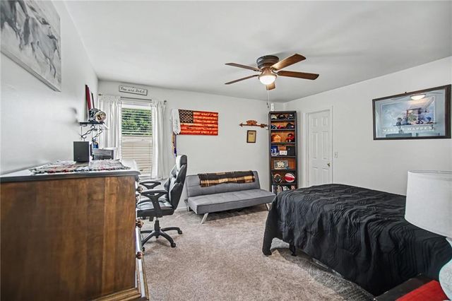 1538 Canterbury Lane, Liberty, MO 64068