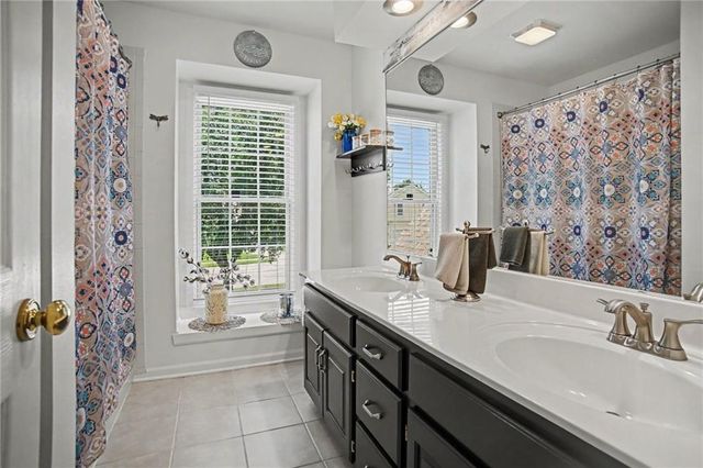 1538 Canterbury Lane, Liberty, MO 64068