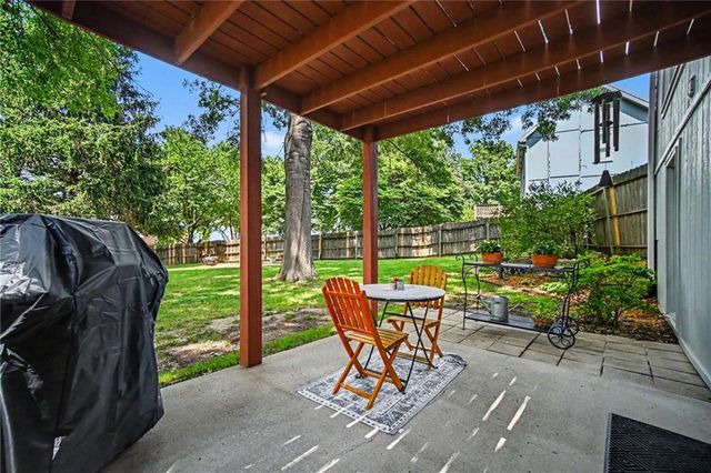 1538 Canterbury Lane, Liberty, MO 64068
