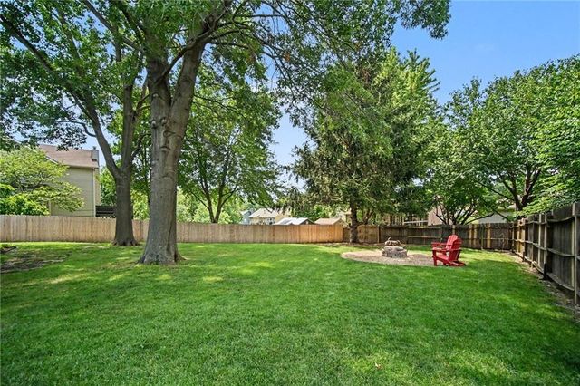 1538 Canterbury Lane, Liberty, MO 64068