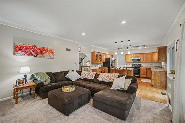 1538 Canterbury Lane, Liberty, MO 64068