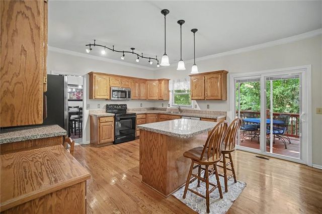 1538 Canterbury Lane, Liberty, MO 64068