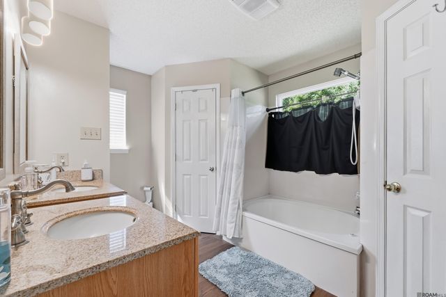 9450 Langham Dr, Baton Rouge, LA 70810