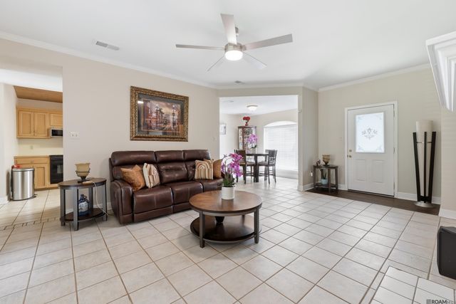 9450 Langham Dr, Baton Rouge, LA 70810