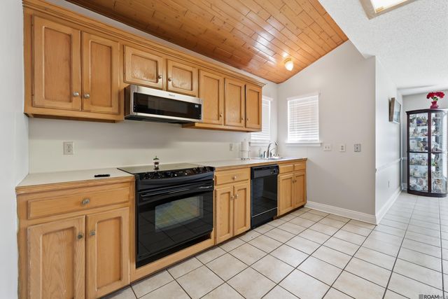 9450 Langham Dr, Baton Rouge, LA 70810