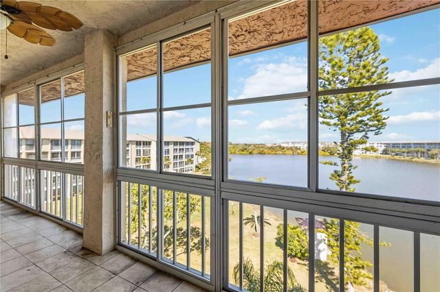 3983 LAKE BAYSHORE DRIVE F-508, Bradenton, FL 34205