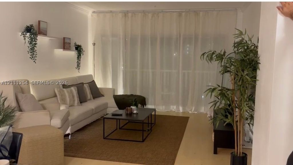 300 Bayview Dr 409, Sunny Isles Beach, FL 33160