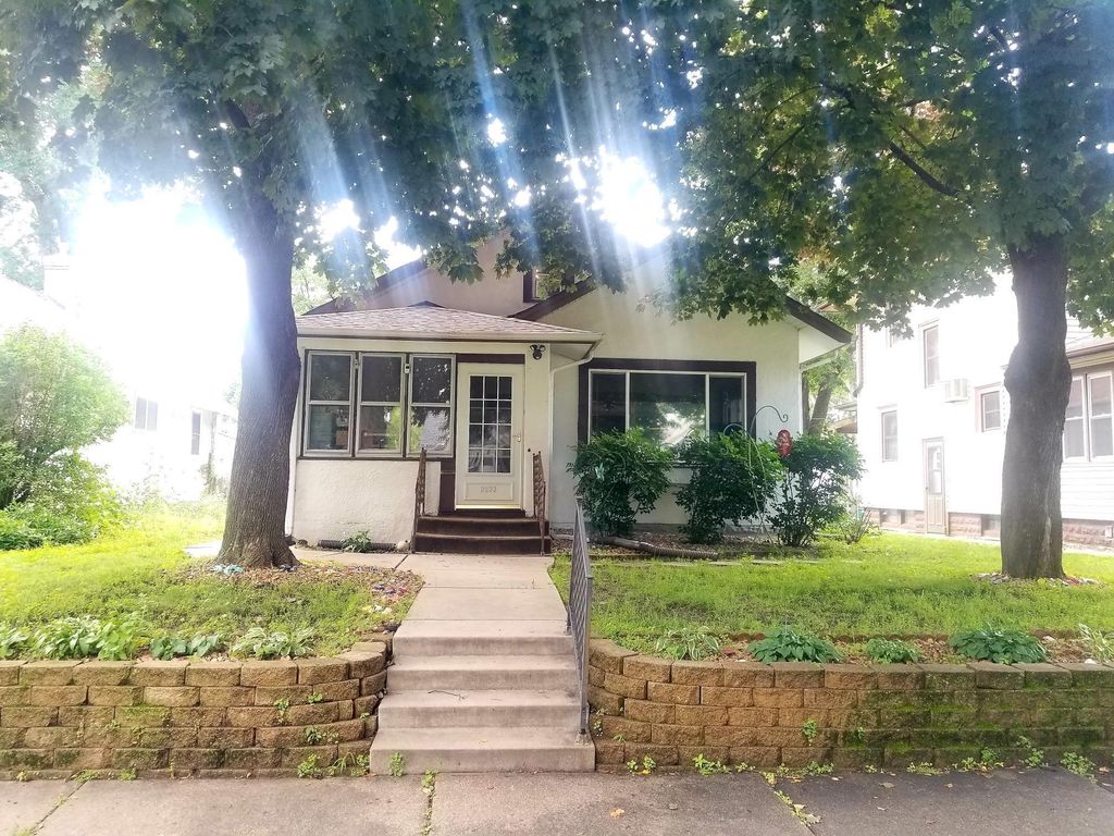 3233 32nd Avenue S, Minneapolis, MN 55406