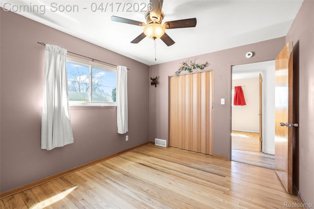 8138 Hillcrest Boulevard, Westland, MI 48185