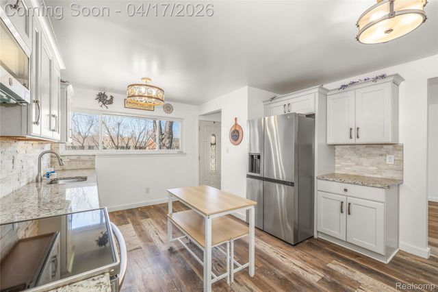 8138 Hillcrest Boulevard, Westland, MI 48185