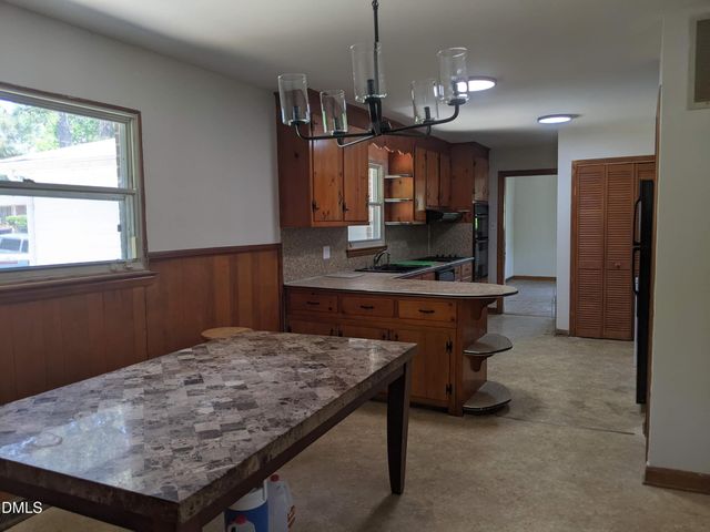 700 W Carver Street, Durham, NC 27704