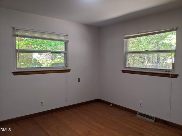 700 W Carver Street, Durham, NC 27704