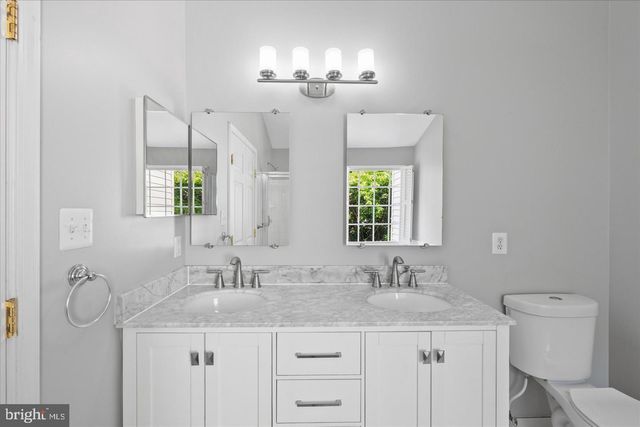 5642 GOVERNORS POND CIR, Alexandria, VA 22310