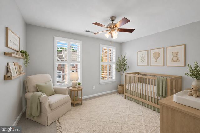 5642 GOVERNORS POND CIR, Alexandria, VA 22310
